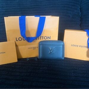 Louis Vuitton Lockme Zippy Coin Pouch Noir